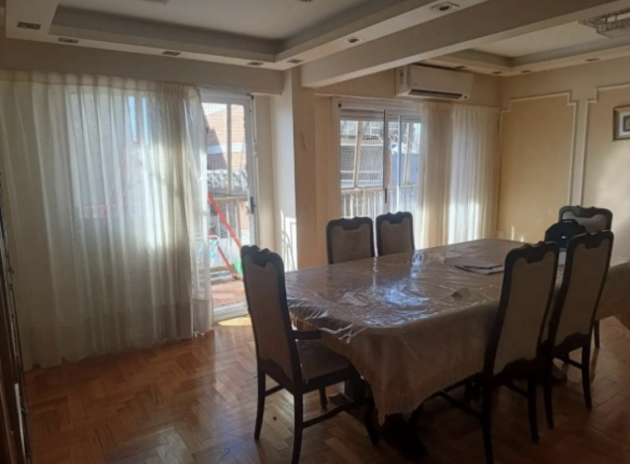 Departamento 4 Ambientes en Piso 5 con 2 Balcones - Excelente Vista en Flores Norte