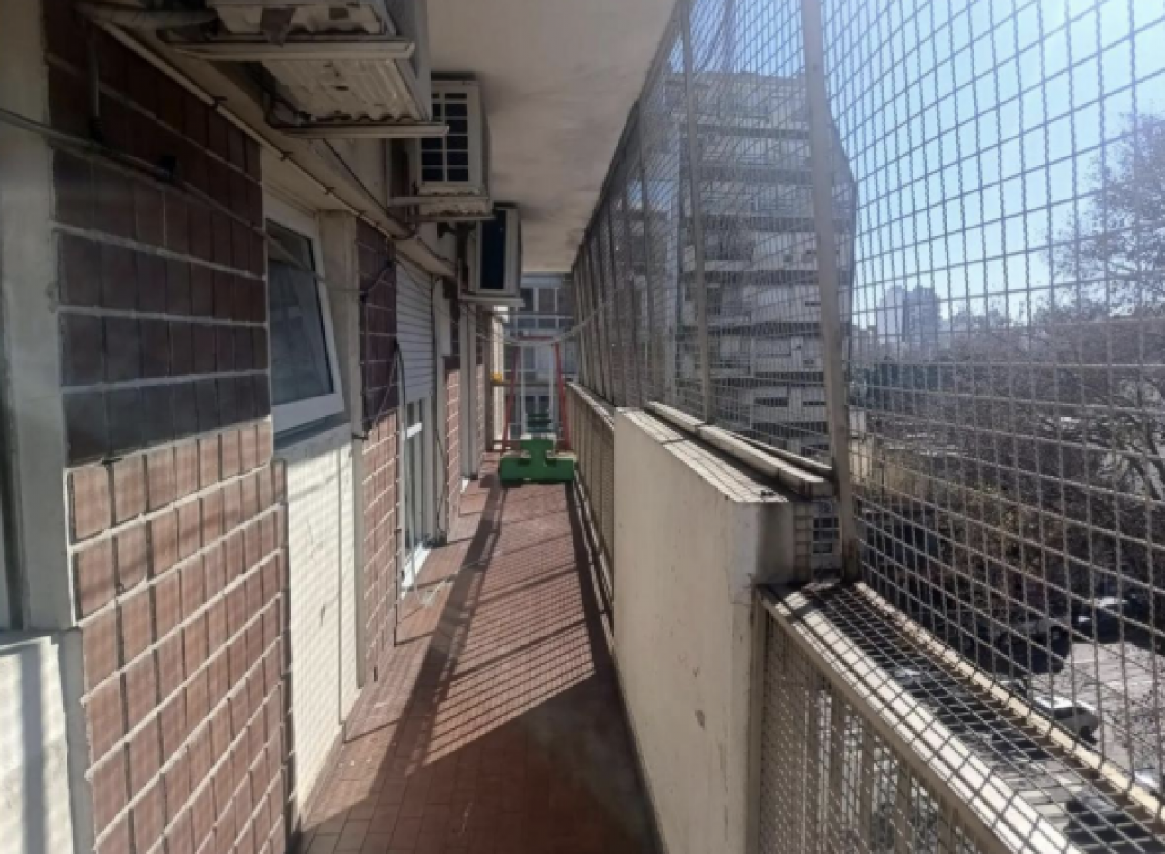 Departamento 4 Ambientes en Piso 5 con 2 Balcones - Excelente Vista en Flores Norte
