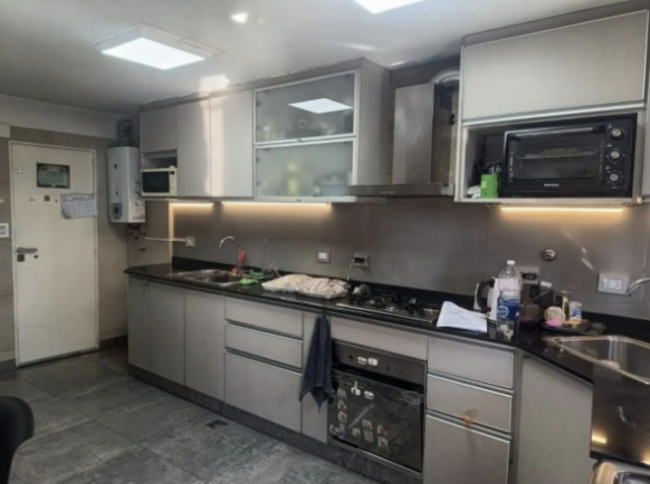 Departamento 4 Ambientes en Piso 5 con 2 Balcones - Excelente Vista en Flores Norte