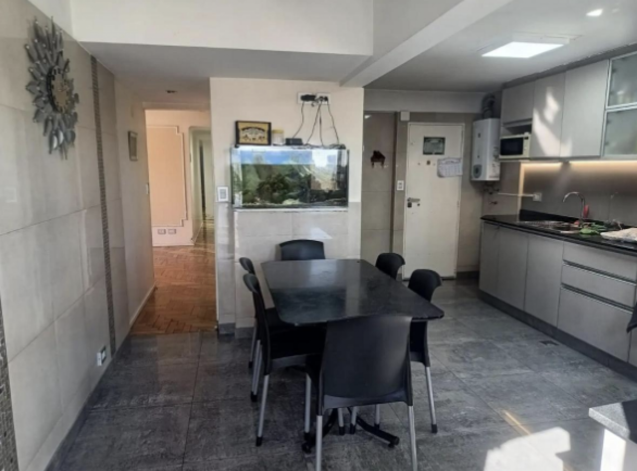 Departamento 4 Ambientes en Piso 5 con 2 Balcones - Excelente Vista en Flores Norte