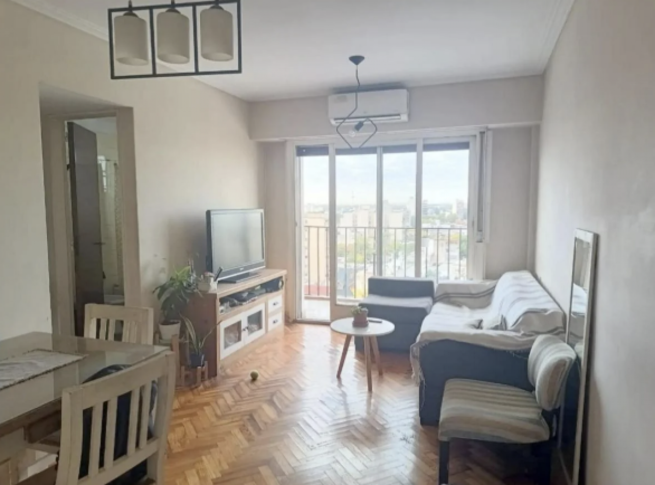 Departamento 3 Ambientes con Balcon Corrido y Vista Abierta - Excelente Ubicacion en Floresta, CABA