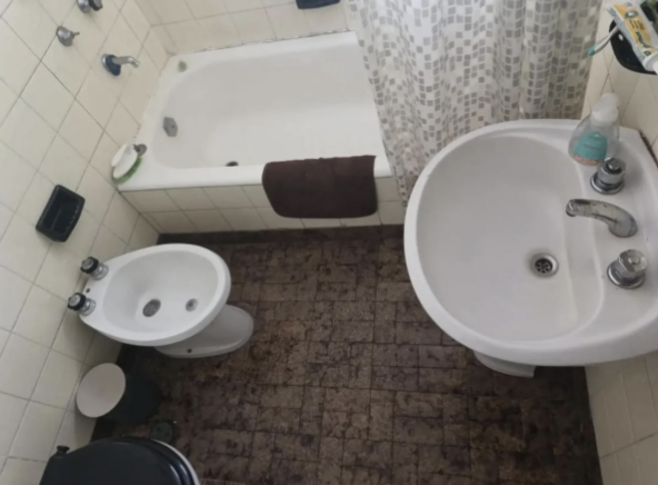 Departamento 3 Ambientes con Balcon Corrido y Vista Abierta - Excelente Ubicacion en Floresta, CABA