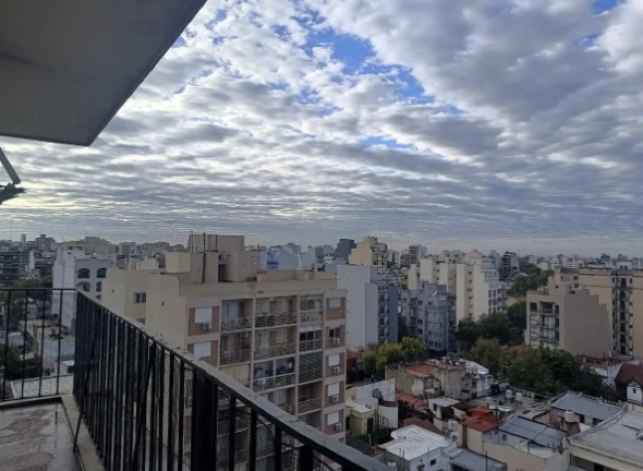 Departamento 3 Ambientes con Balcon Corrido y Vista Abierta - Excelente Ubicacion en Floresta, CABA