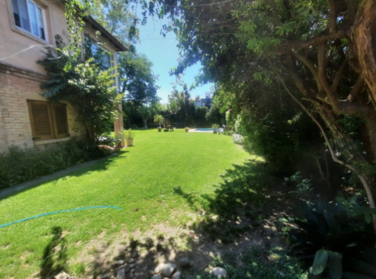 Casa en Venta en San Carlos Country - Entorno Natural y Seguridad Privada