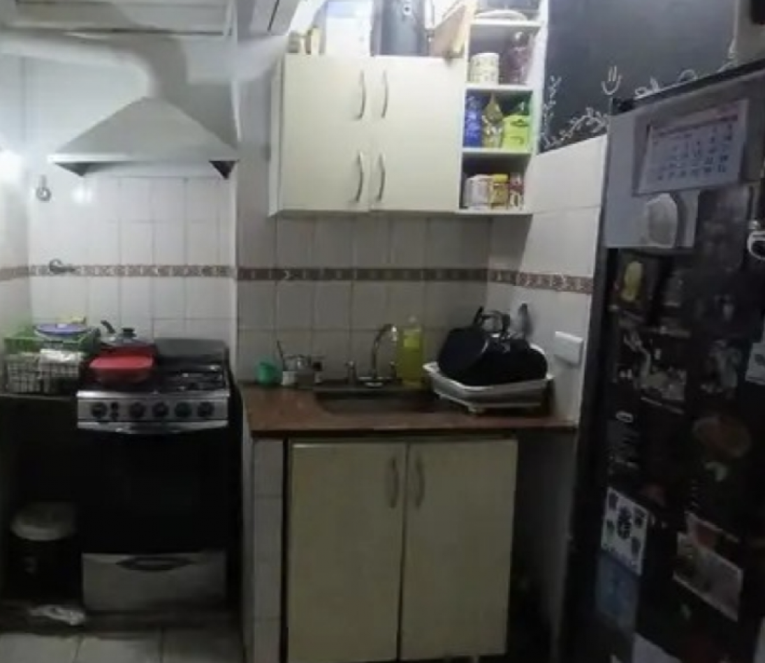Departamento 1° Piso por Escalera con Gran Conectividad - Ubicacion Estrategica en Balvanera