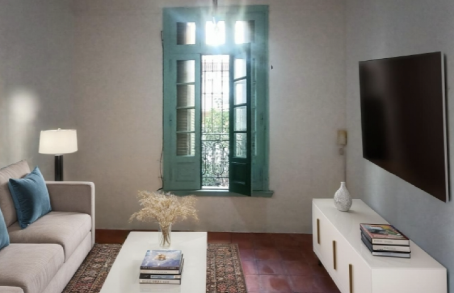 PH de 5 Ambientes con Patio y Amplios Espacios - Excelente Ubicacion en San Cristobal