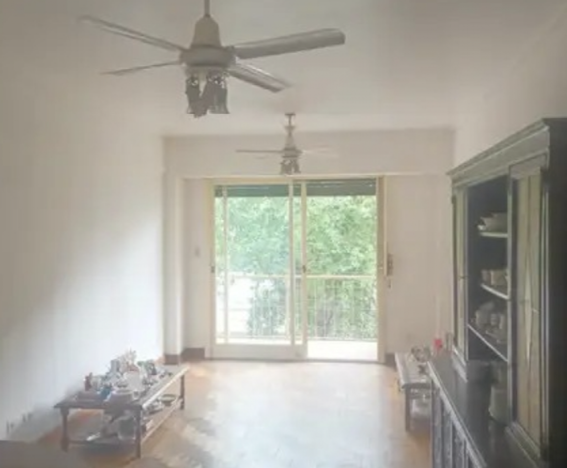 Departamento de 3 Ambientes con Balcon, Cochera y Dependencia - Excelente Ubicacion en Villa del Parque