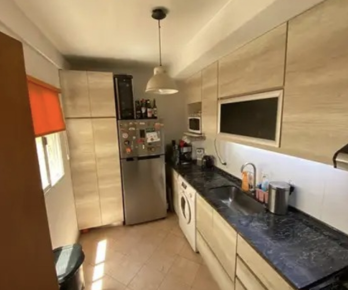 Departamento de 3 Ambientes con Balcon y Cocina Independiente - Excelente Ubicacion y Conectividad en Flores