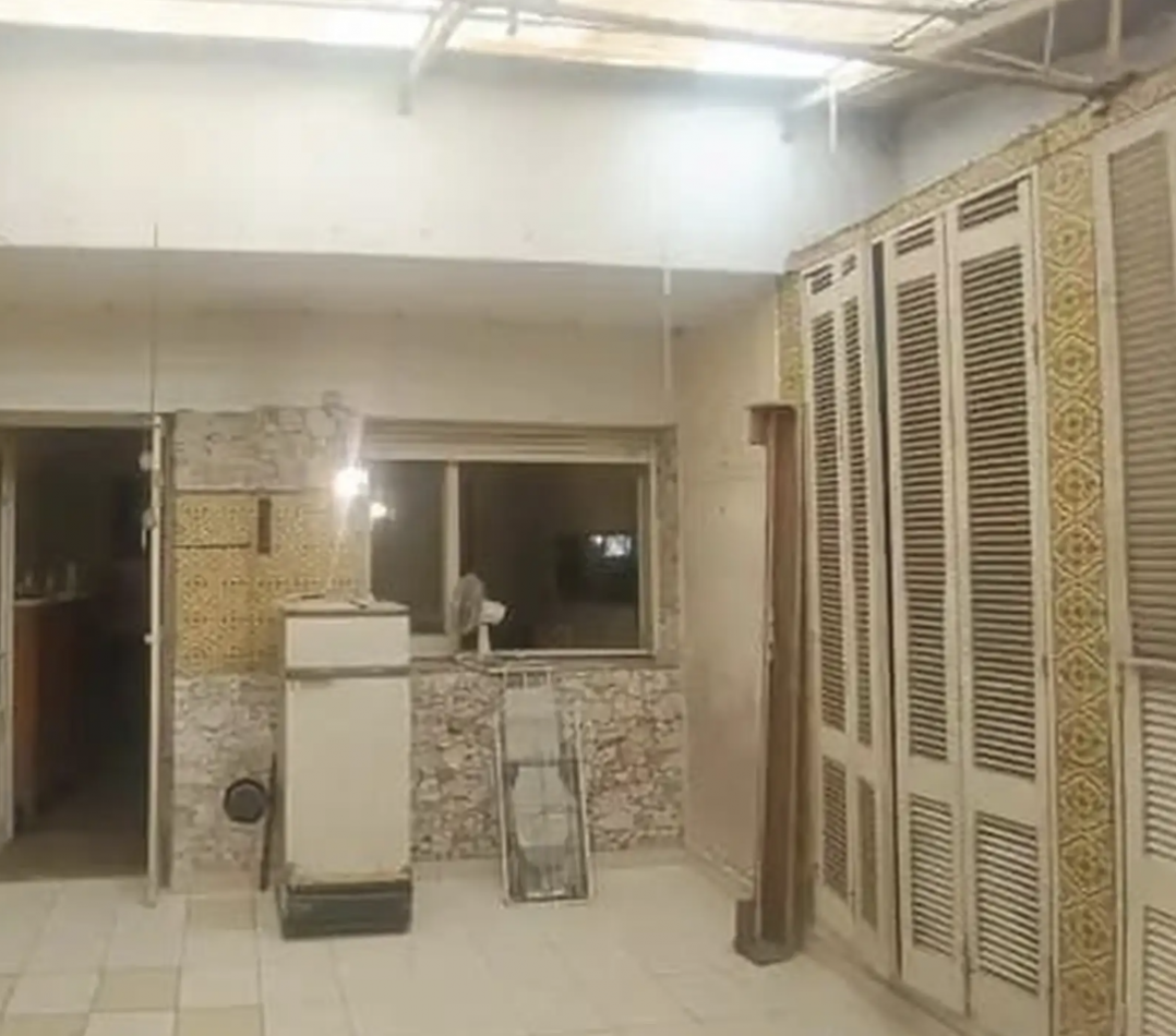 PH de 3 Ambientes con Patio y Gran Potencial - Excelente Ubicacion en Flores, a Refaccionar