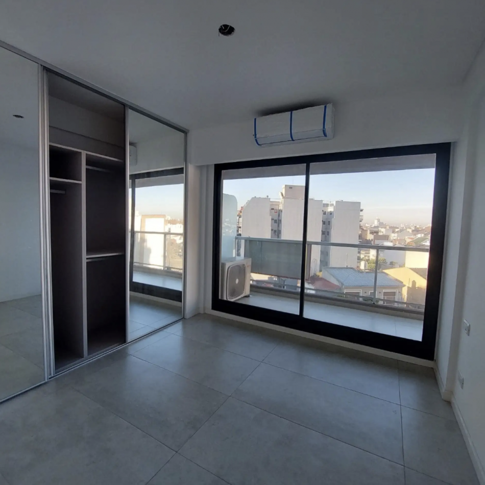 Semipiso de 3 Ambientes al Frente con Patio y Parrilla - A Estrenar - Gran Categoria en Villa Luro