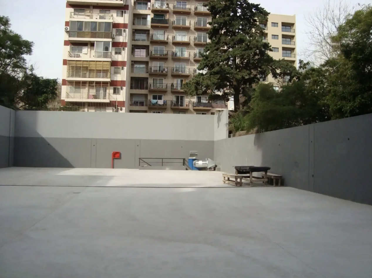 Departamento de 4 Ambientes al Frente con Balcon, Cochera y Baulera - Excelente Ubicacion en Villa Luro