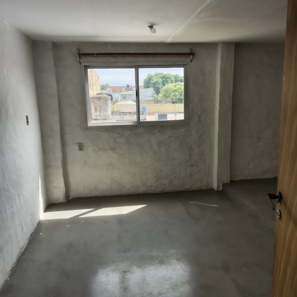 VENTA PH CIUDADELA A REFACCIONAR