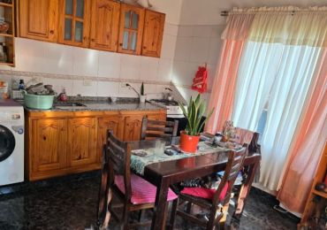 VENTA DE CASA MULTIFAMILIAR CAÑUELAS